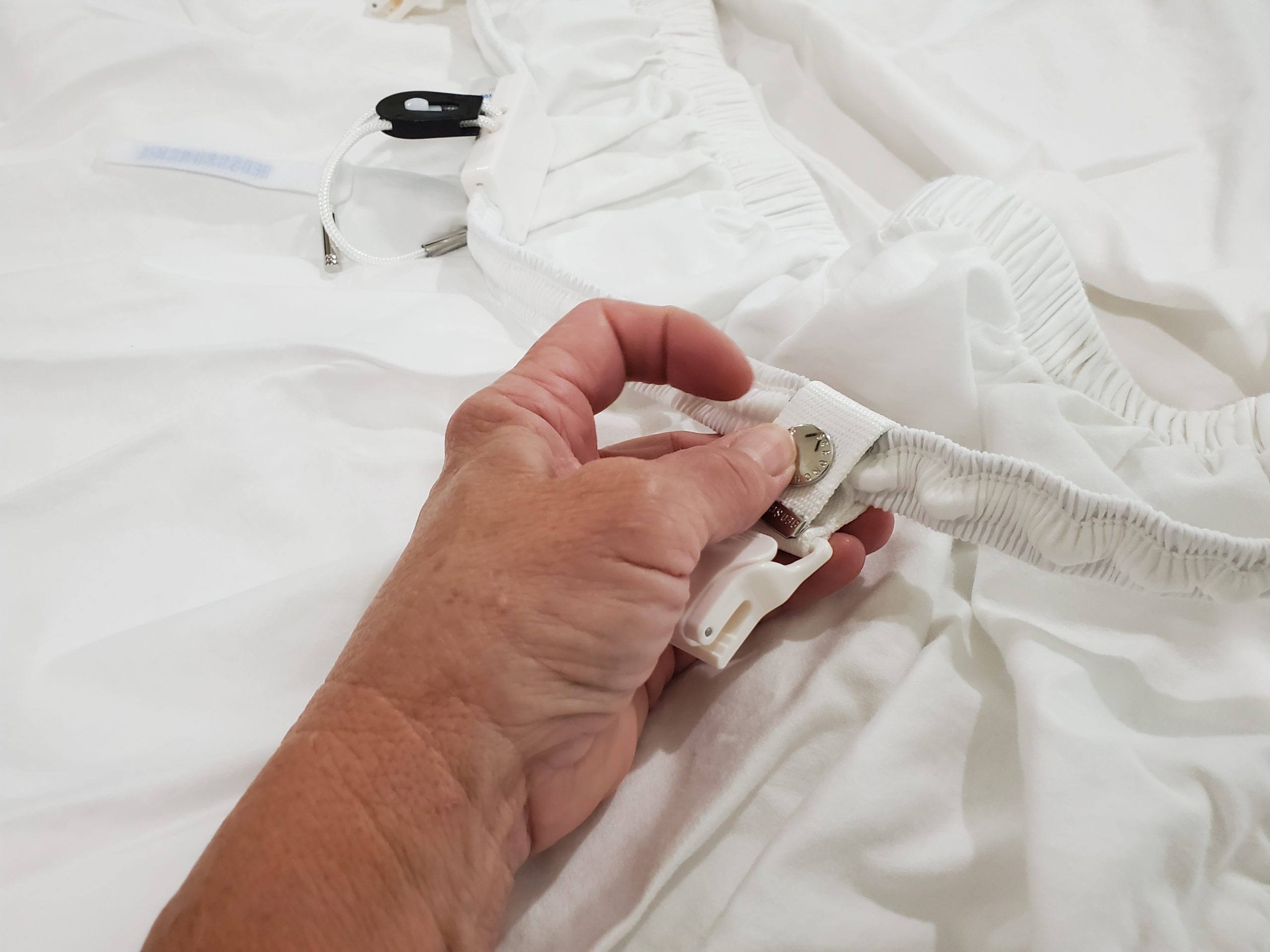 Bed Scrunchie Review: Fix The Biggest Pain Of Fitted Sheets