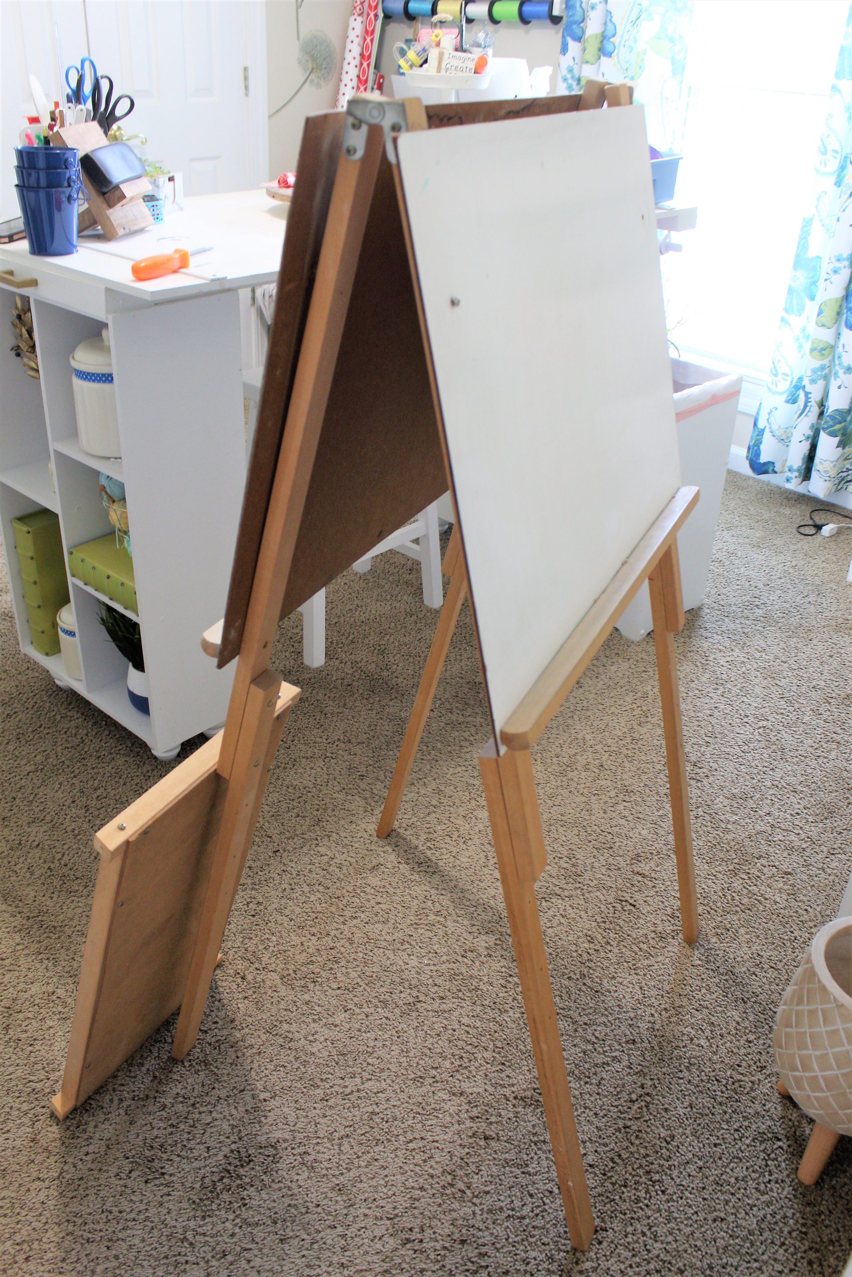 DOUBLE SIDED EASEL FOR KIDS UPDATE - Decorate with Tip and More