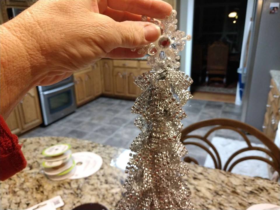 DIY BLINGED OUT CHRISTMAS TREE ‣ Decorate With Tip And More