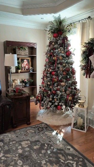 MASTER BEDROOM CHRISTMAS TREE - Decorate with Tip and More